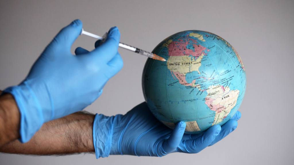 Nhật, Anh cùng 70 nước lập liên minh bỏ 20 tỷ USD mua vaccine COVID-19 - 1