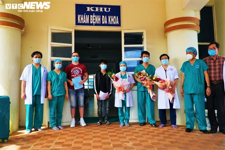Hành trình 'đuổi' virus corona khỏi cơ thể 2 bệnh nhân COVID-19 ở Quảng Ngãi - 1