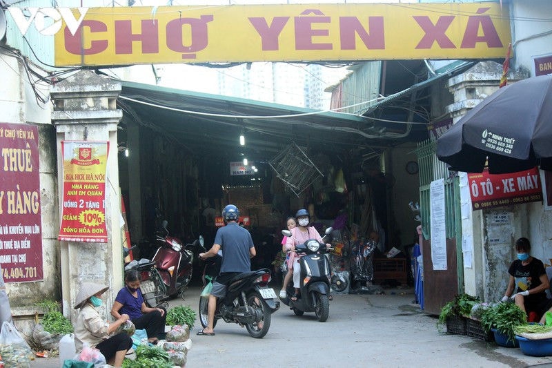 ảnh: người hà nội đeo khẩu trang đi chợ tuân thủ phòng chống covid-19 hình 6 anh: nguoi ha noi deo khau trang di cho tuan thu phong chong covid-19 hinh 6