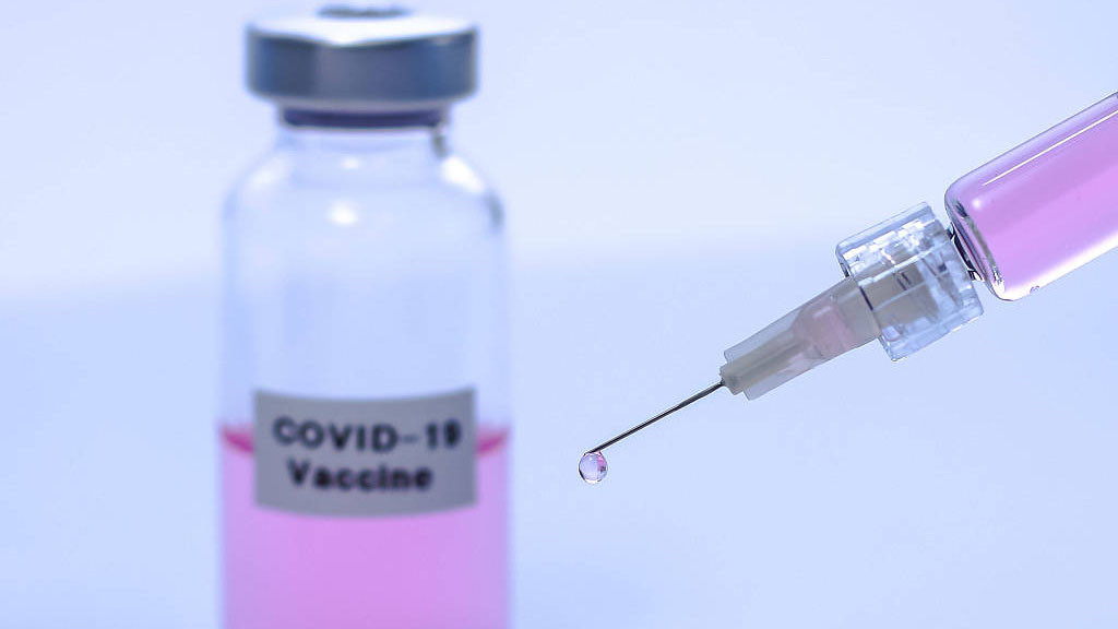 Trung Quốc cấp bằng sáng chế cho vaccine COVID-19 đầu tiên - 1