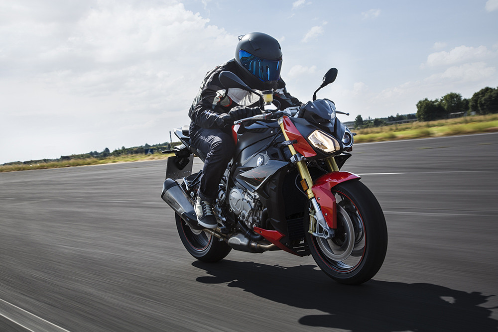 BMW Motorrad công bố giá bán mới, có mẫu giảm trăm triệu đồng - 1