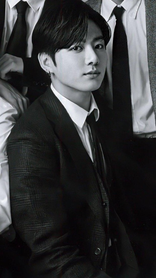 dàn nam thần bts hoá quý ông lịch lãm trên bìa tạp chí hình 11 dan nam than bts hoa quy ong lich lam tren bia tap chi hinh 11