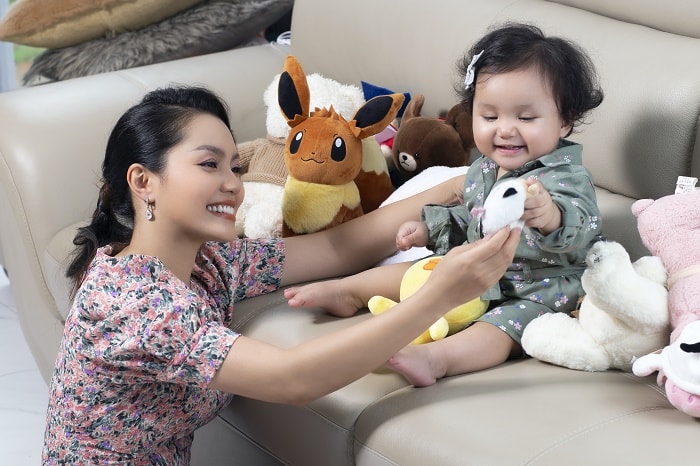 Ca sĩ Nguyễn Ngọc Anh lần đầu khoe con gái nhỏ - 7