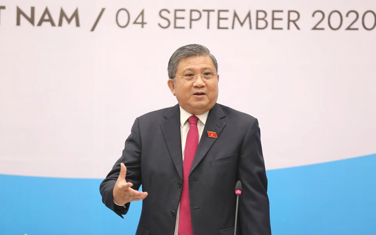 Chủ nhiệm Uỷ ban Đối ngoại Nguyễn Văn Giàu – Phó trưởng Ban thường thực Ban Tổ chức AIPA 41 trả lời báo chí tại cuộc họp báo