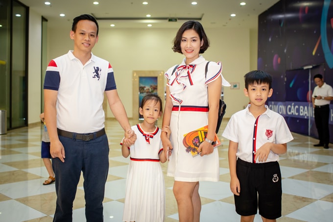 Nhan sắc, cuộc sống 3 nữ chính phim 'Phía trước là bầu trời' sau 19 năm - 11