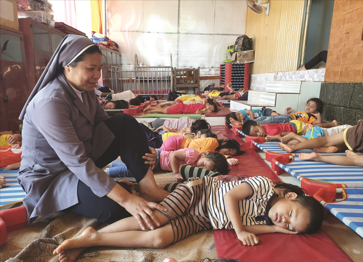 Nữ tu Nguyễn Thị Kim Chi và mái ấm Thiên Ân - Nơi cưu mang những  trẻ em không may mắn (18/09/2020)