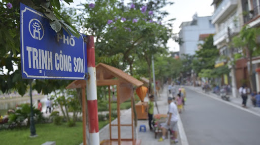 Phố đi bộ Trịnh Công Sơn, quận Tây Hồ