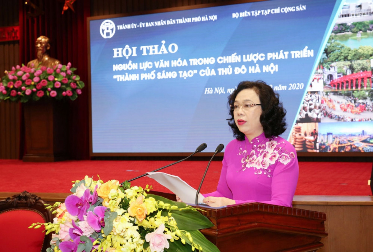 Bà Ngô Thị Thanh Hằng, Phó Bí thư Thường trực Thành ủy Hà Nội phát biểu tại hội thảo. (Ảnh: HNM)