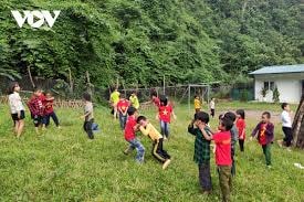 Mang Tết Trung thu từ Hà Nội lên với học sinh vùng khó Nậm Ban, huyện Nậm Nhùn, tỉnh Lai Châu (28/9/2020)