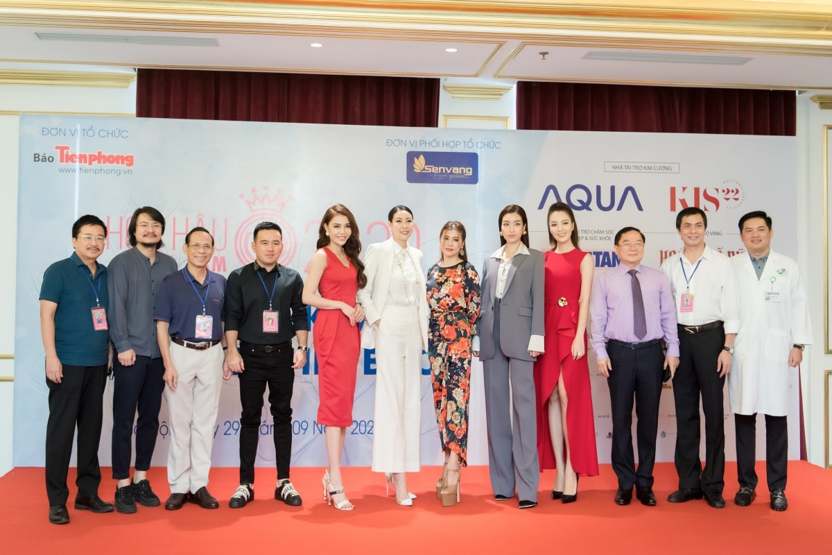 Sau 2 vòng sơ khảo tại hai miền Nam – Bắc, Á hậu Thụy Vân tiết lộ: “Năm nay, mặt bằng chung thí sinh năm nay khá tốt, có nhiều thí sinh tiềm năng. Chỉ sau buổi sơ khảo tại miền Bắc sáng nay, tổng đạo diễn có thể tự tin tìm ra top 10 thí sinh rực rỡ cho năm nay”.