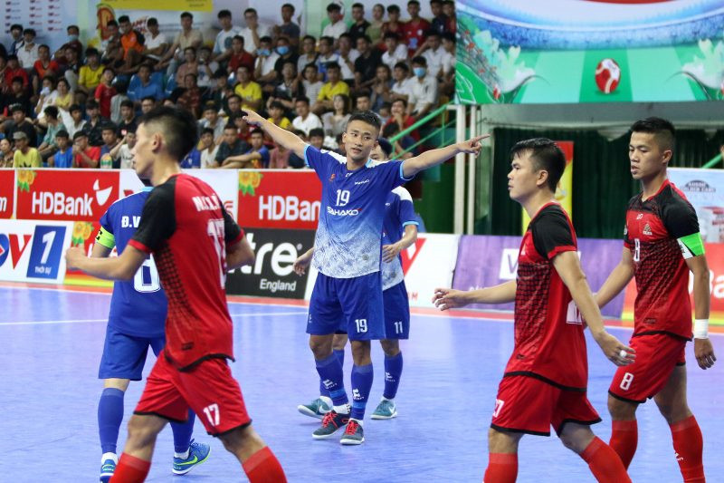 Futsal VĐQG 2020: Thái Sơn Nam nối dài mạch thắng, Sahako trở lại ngôi nhì - 1