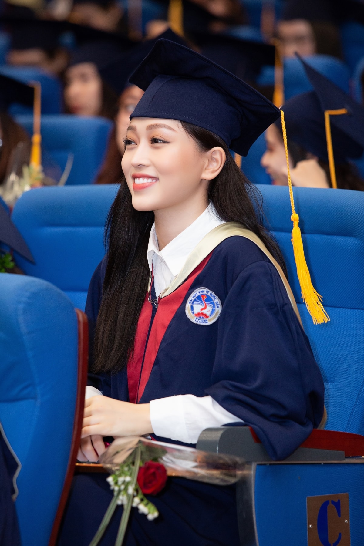 Là một nàng Á Hậu mang trong mình rất nhiều trọng trách lớn, Phương Nga đã không phụ lòng tin của toàn thể người hâm mộ bởi sự nỗ lực, cô gắng của mình. Cô ngày càng trở nên hoàn thiện mình, với nhan sắc tuyệt vời và trí tuệ của cô, Phương Nga chính là hình mẫu lý tưởng của một cô gái Việt Nam hiện đại./.