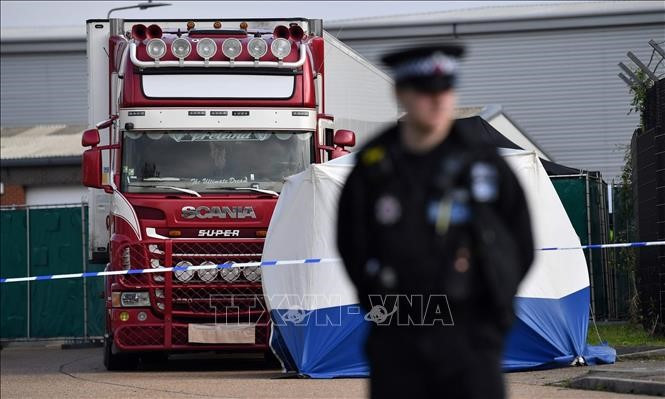 Tiếp tục xét xử các bị cáo trong vụ 39 thi thể trong xe tải ở Anh - ảnh 1