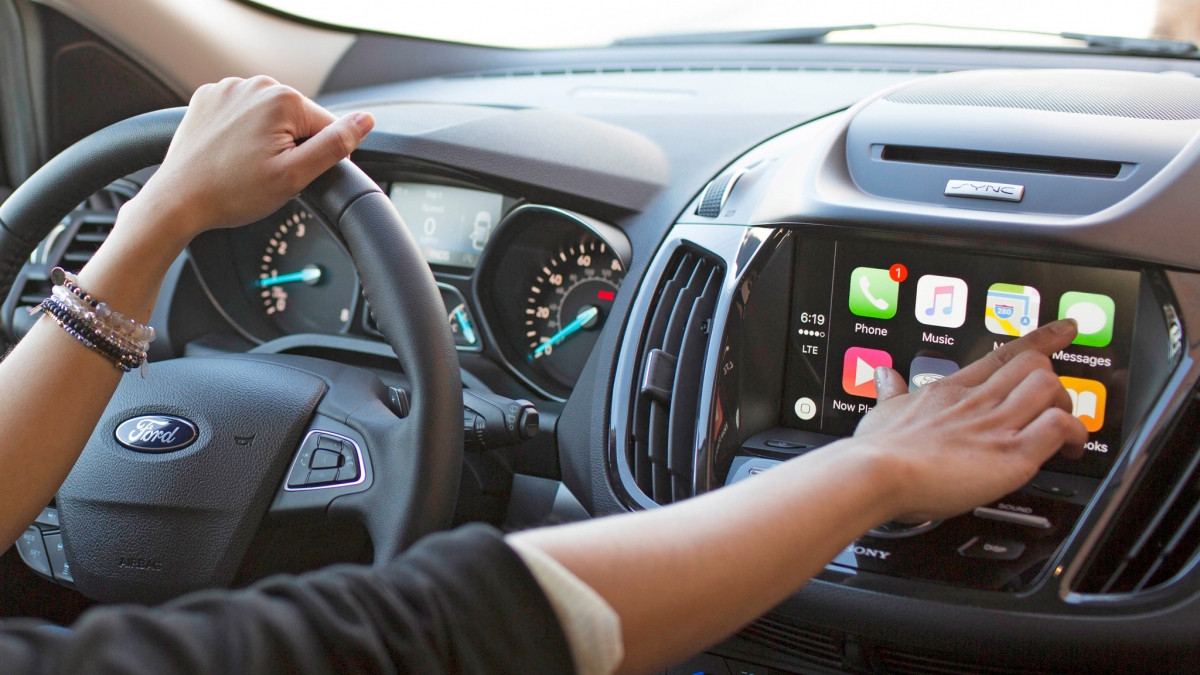 Hệ thống giải trí SYNC3 áp dụng công nghệ kích hoạt và điều khiển bằng giọng nói My FordTouch trên màn hình cảm ứng 8 inch giúp việc lái xe luôn trở nên dễ dàng khi di chuyển trên các hành trình dài.