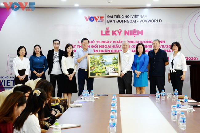 Ban Đối ngoại VOV5 gặp gỡ sinh viên Học viện Báo chí và Tuyên truyền - ảnh 9
