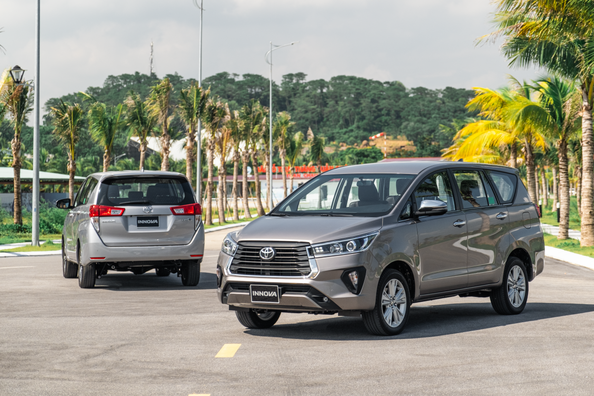 Toyota Innova 2020 là phiên bản nâng cấp giữa vòng đời với một số thay đổi từ trong ra ngoài. 