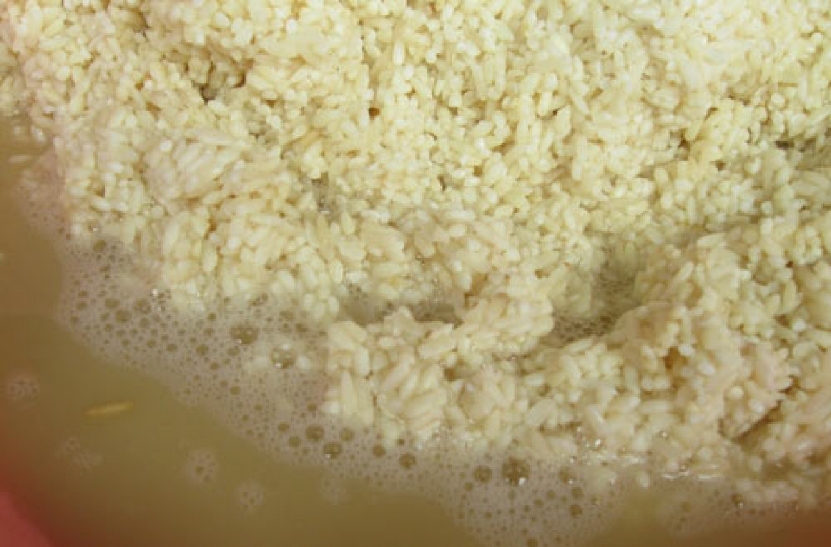 Lựa chọn loại gạo nếp ngon để làm bánh (Ảnh internet)