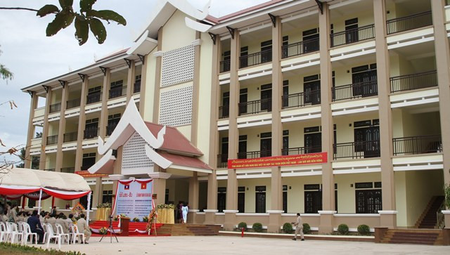 Việt Nam cấp 1.100 suất học bổng cho sinh viên và cán bộ Lào - ảnh 1