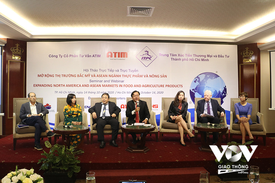 Các chuyên gia trình bày cơ hội cho các doanh nghiệp Việt Nam và Canada trong lĩnh vực kinh doanh thực phẩm và nông nghiệp