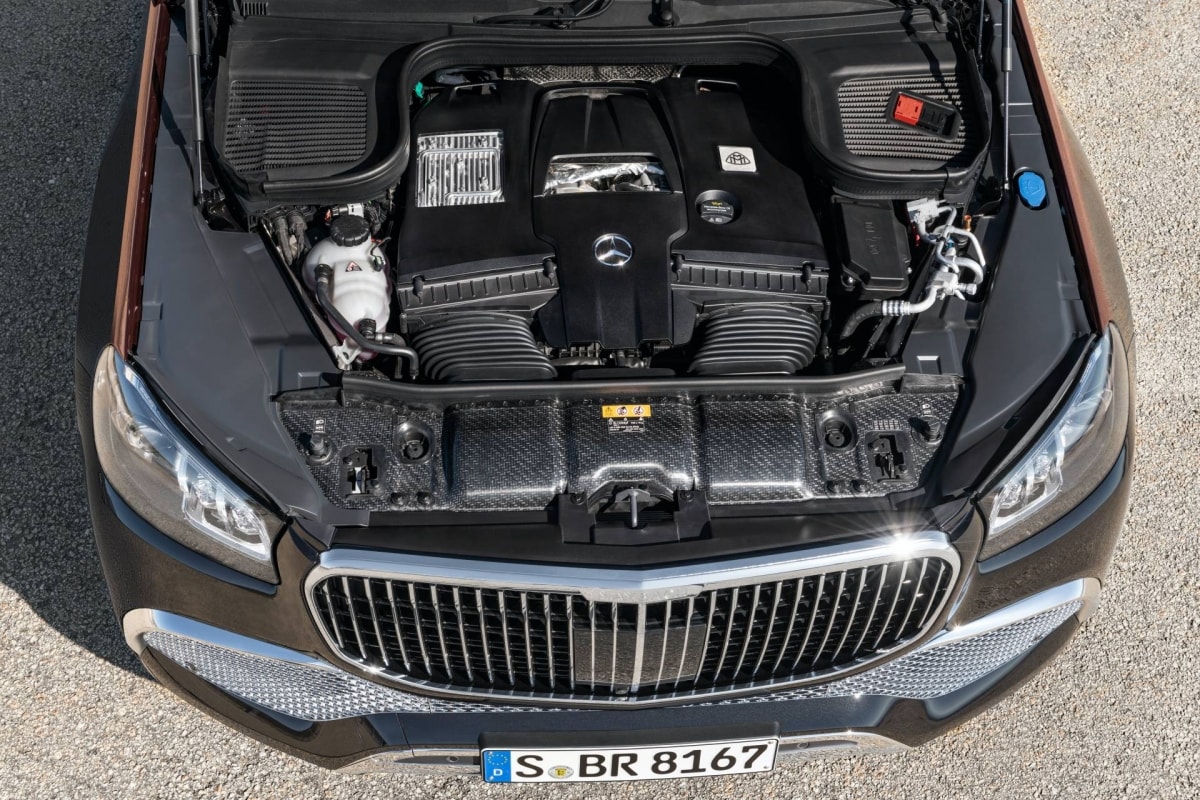 Mercedes-Maybach GLS 600 4Matic được trang bị động cơ tăng áp kép V8 4.0L, sản sinh công suất 558 mã lực tại 6.000-6.500 vòng/phút và mô-men xoắn 730 Nm tại 2.500- 5.000 vòng/phút.
