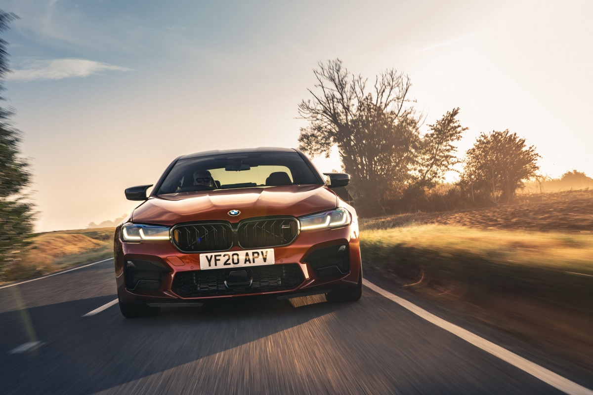 BMW M5 ấn tượng và 'ngầu' hơn với bản nâng cấp 2021  - 1
