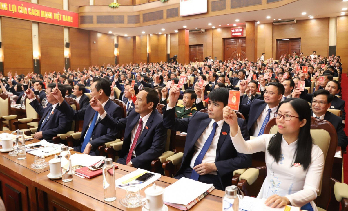 Các đại biểu quyết thông qua Nghị quyết Đại hội nhiệm kỳ 2020-2025