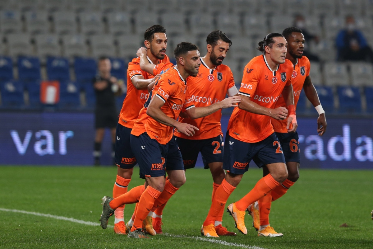 Istanbul Başakşehir sẽ gây bất ngờ trong ngày đầu tiên được đá sân nhà ở Champions League? (Ảnh: Getty).