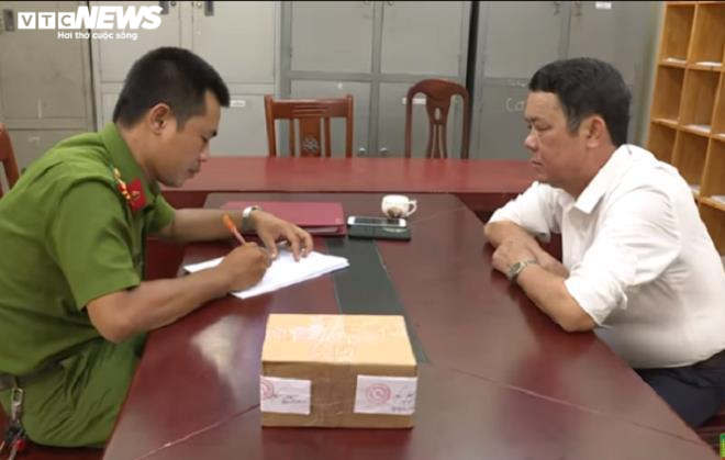 Xét xử lưu động giám đốc rút súng dọa bắn tài xế xe tải ở Bắc Ninh - 2