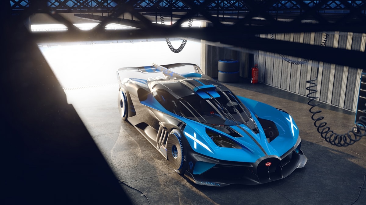 Thay cho hệ thống làm mát tăng áp bằng dung dịch như trước, Bugatti Bolide sử dụng dung dịch để làm mát luồng khí đi vào bộ tản nhiệt tăng áp của xe thông qua hai bộ tản nhiệt đặt phía trước, giống với những chiếc xe đua Công thức 1.