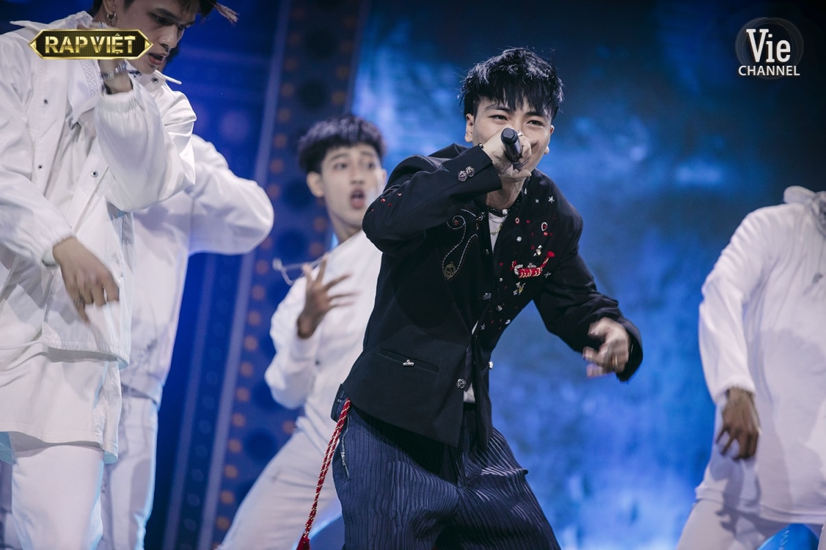 Thành Draw mang lên sân khấu một bản rap dành cho chính mình với tựa