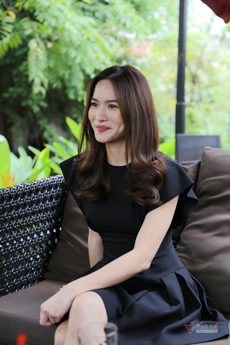 MC Mai Trang VTV: Nhiều người khuyên tôi lấy chồng giàu là xong - 4