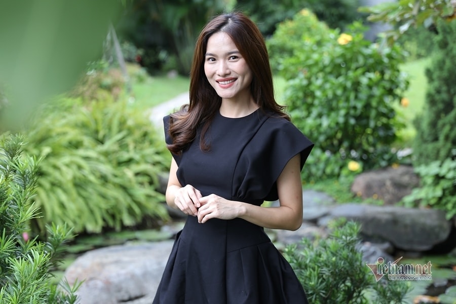 MC Mai Trang VTV: Nhiều người khuyên tôi lấy chồng giàu là xong - 3