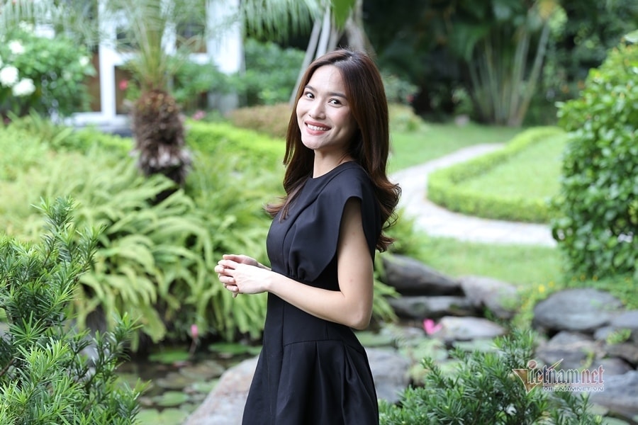 MC Mai Trang VTV: Nhiều người khuyên tôi lấy chồng giàu là xong - 2