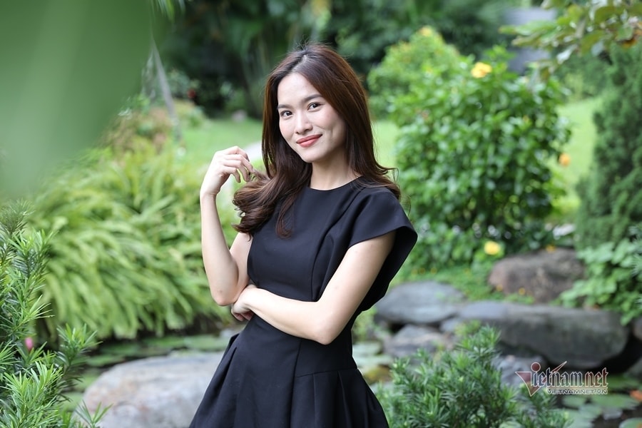MC Mai Trang VTV: Nhiều người khuyên tôi lấy chồng giàu là xong - 1