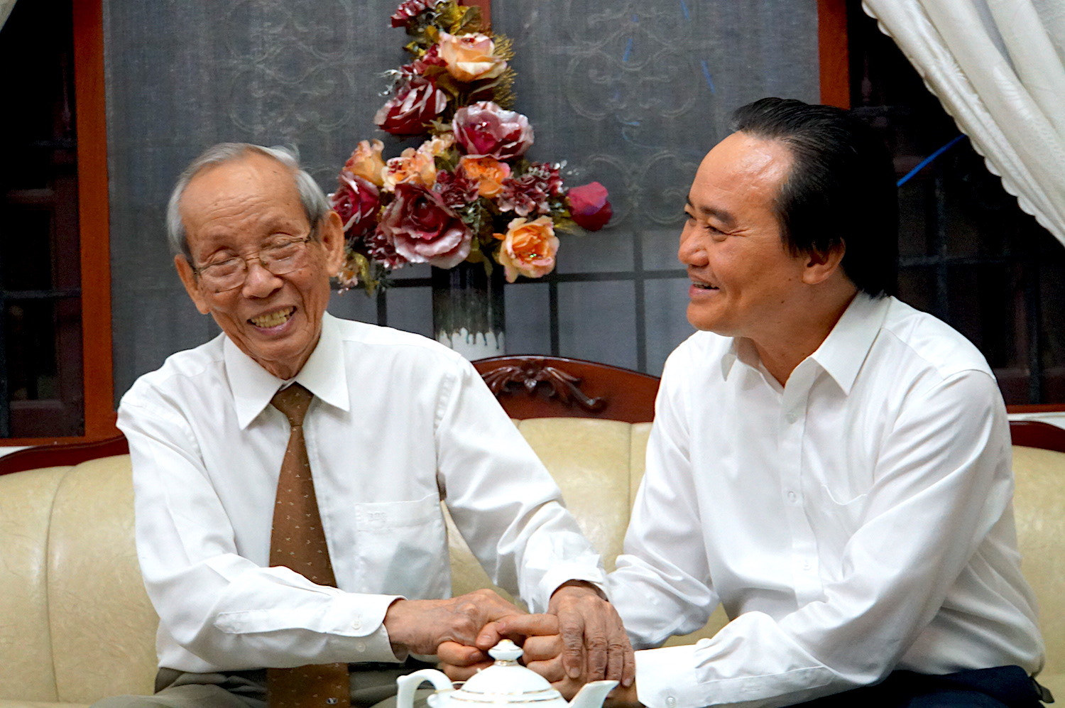 Bộ trưởng Phùng Xuân Nhạ thăm hỏi, chúc mừng các nguyên lãnh đạo GD&ĐT - 1