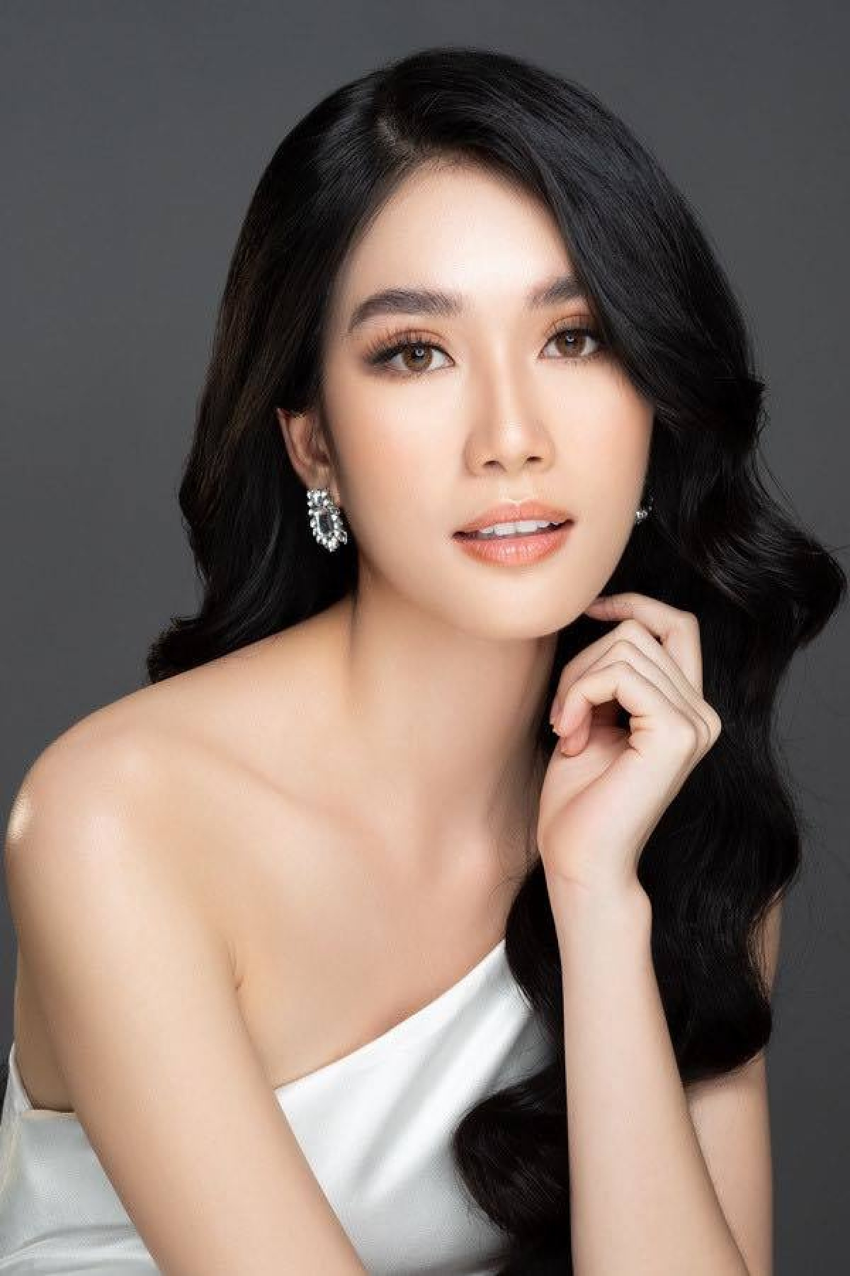 Học vấn vượt trội của Hoa hậu Việt Nam 2020 và hai á hậu - 7