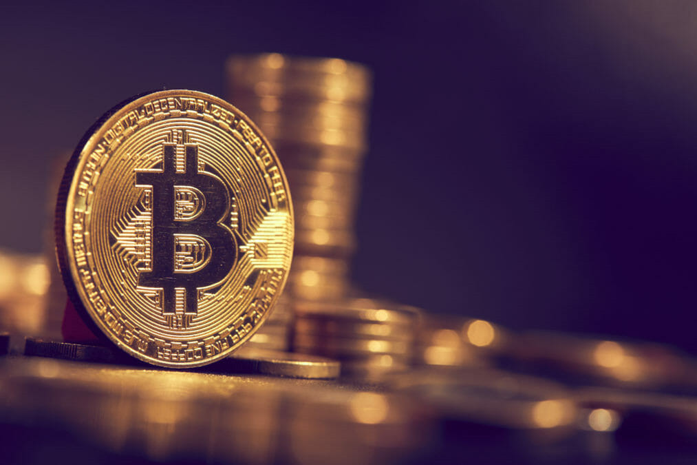 Giá Bitcoin hôm nay 25/11: Bitcoin tăng chóng mặt, vượt 19.000 USD - 1