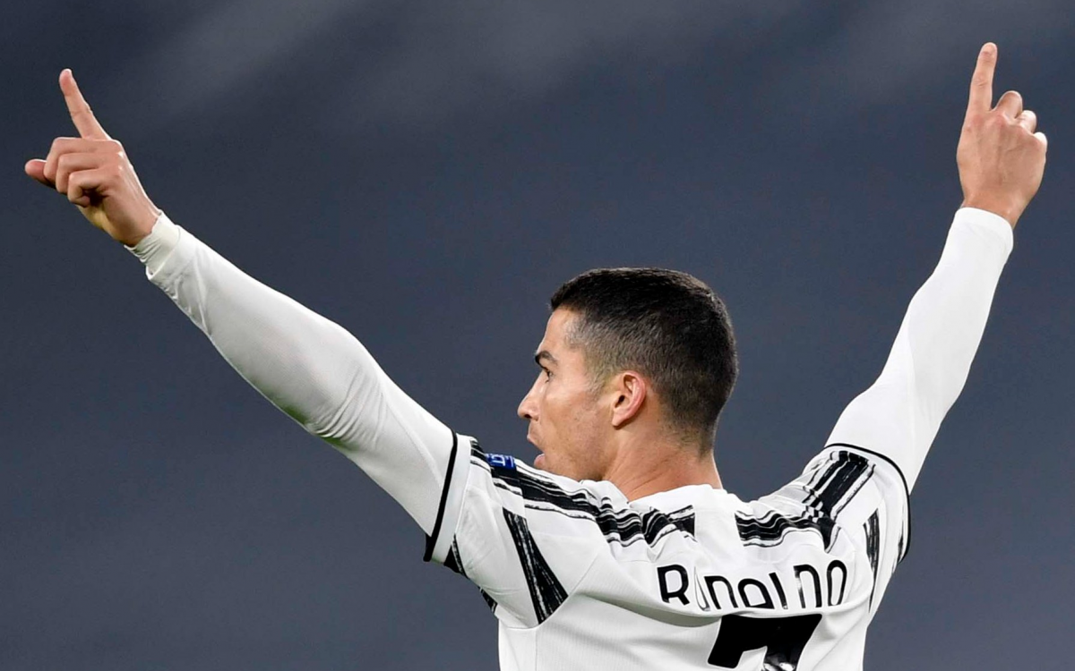 Ronaldo ăn mừng bàn gỡ hòa cho Juventus (Ảnh: Getty).