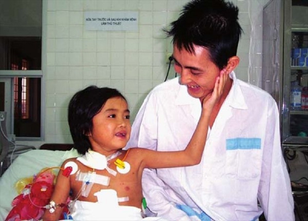 Bệnh nhân đầu tiên được ghép gan ở Việt Nam qua đời - 1