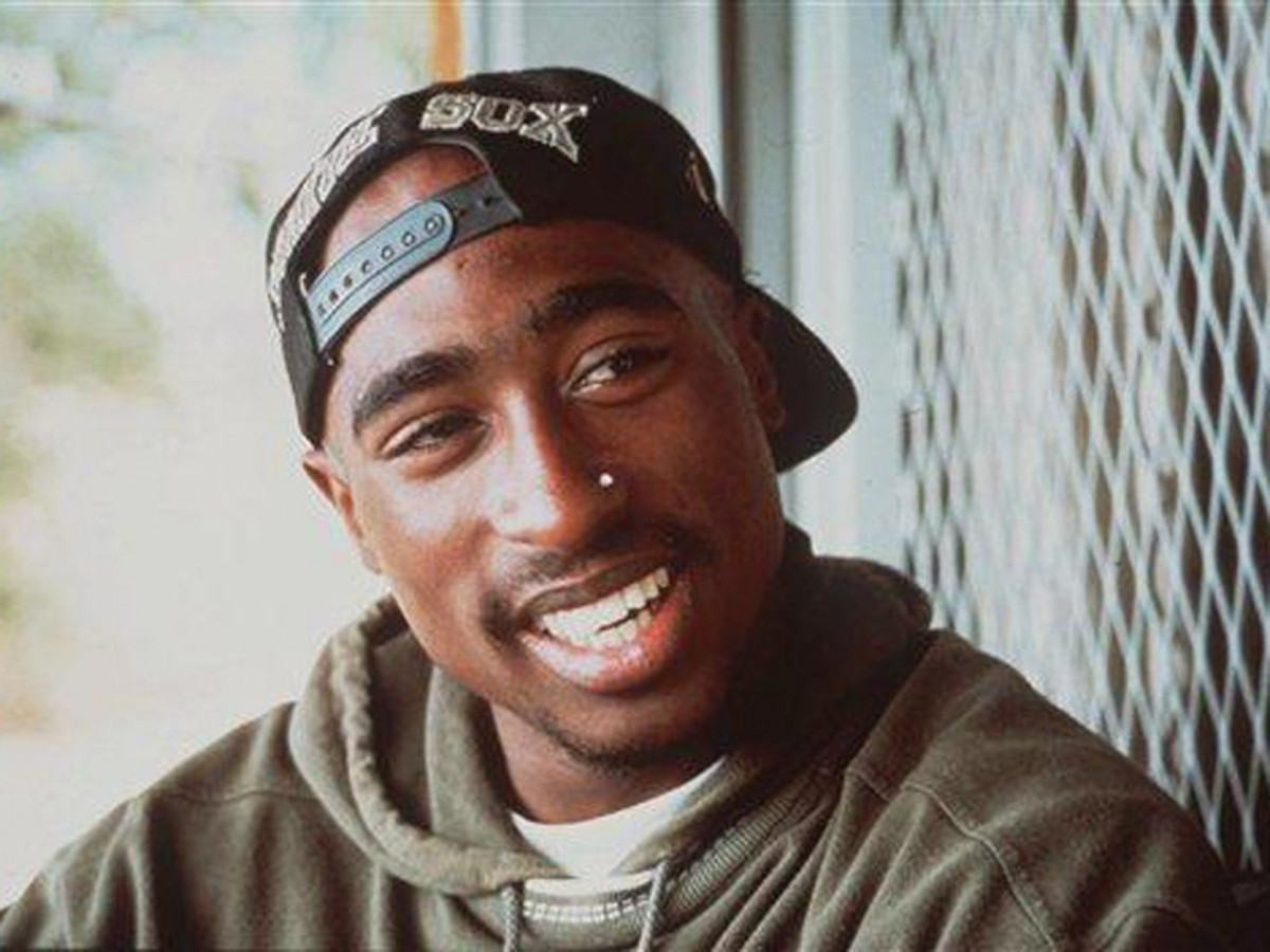 Tupac Shakur đã 6 lần được đề cử Grammy (bao gồm cả một đề cử sau khi anh qua đời). Đáng tiếc là rapper này chưa lần nào giành chiến thắng.