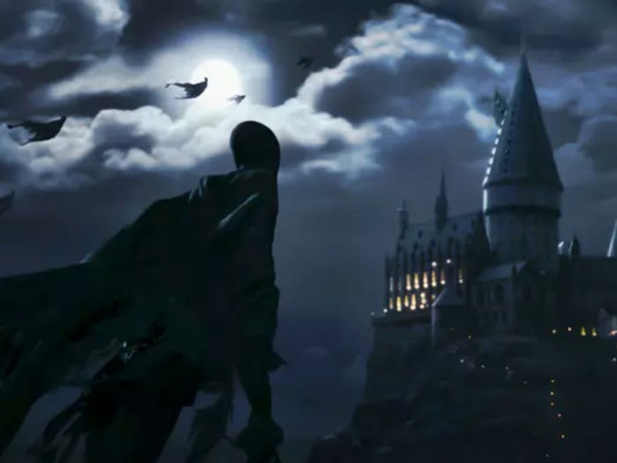 Giám giục Azkaban được tạo ra từ cảm xúc thật của tác giả J.K. Rowling. Khi ở độ tuổi 20, bà gặp vấn đề về tâm lý và thường xuyên buồn phiền. Trong một cuộc phỏng vấn, J.K. Rowling chia sẻ: Giám ngục Azkaban chinh là cảm giác tuyệt vọng, trống rỗng và lạnh lẽo.