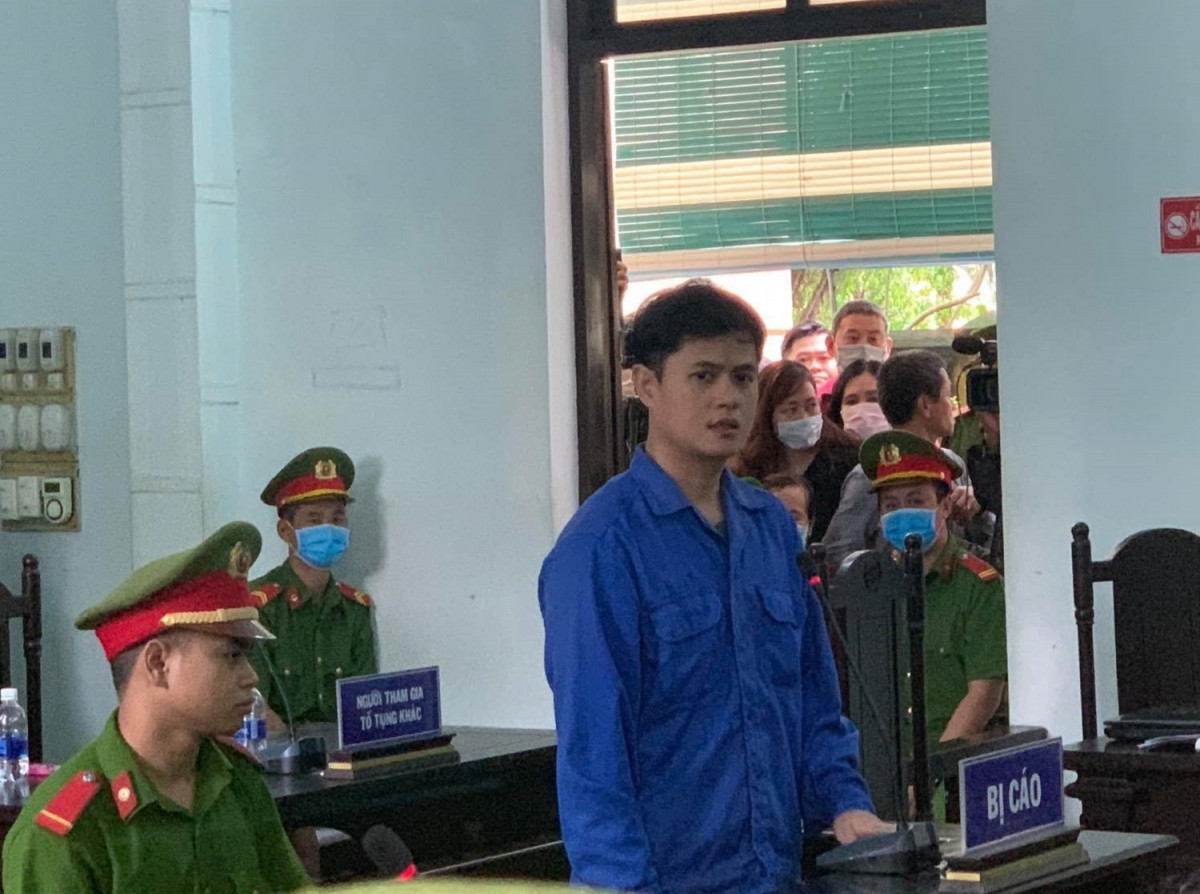 Phiên tòa xét xử bác sĩ Lê Quang Huy Phương