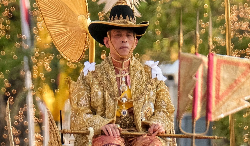 Sóng gió hoàng cung Thái Lan ngày quý phi Sineenat trở lại  - 2