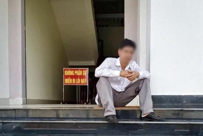 Bị cáo nhảy lầu tự tử ở TAND tỉnh Bình Phước: Đình chỉ điều tra vụ án - 1