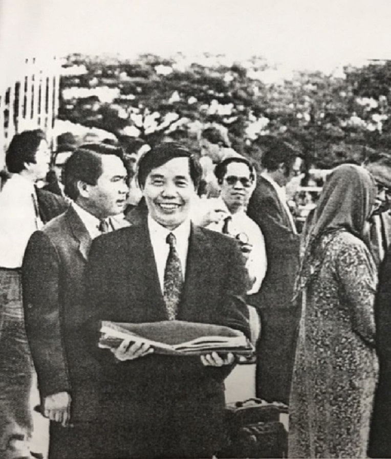 Việt Nam gia nhập ASEAN: Khi lá cờ đỏ sao vàng tung bay trên bầu trời Brunei - 2