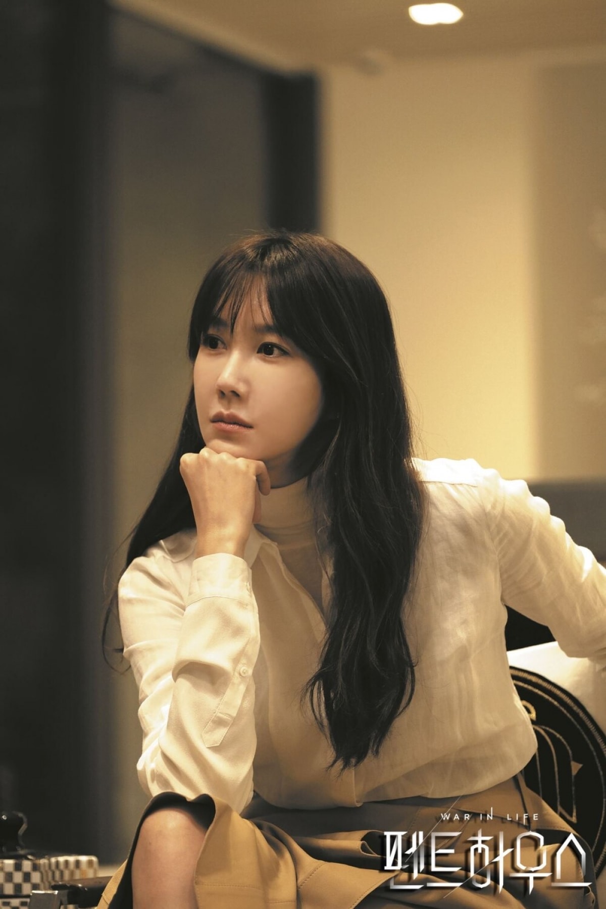Lee Ji Ah được khen ngợi bởi diễn xuất ấn tượng cùng nhan sắc không tuổi. 