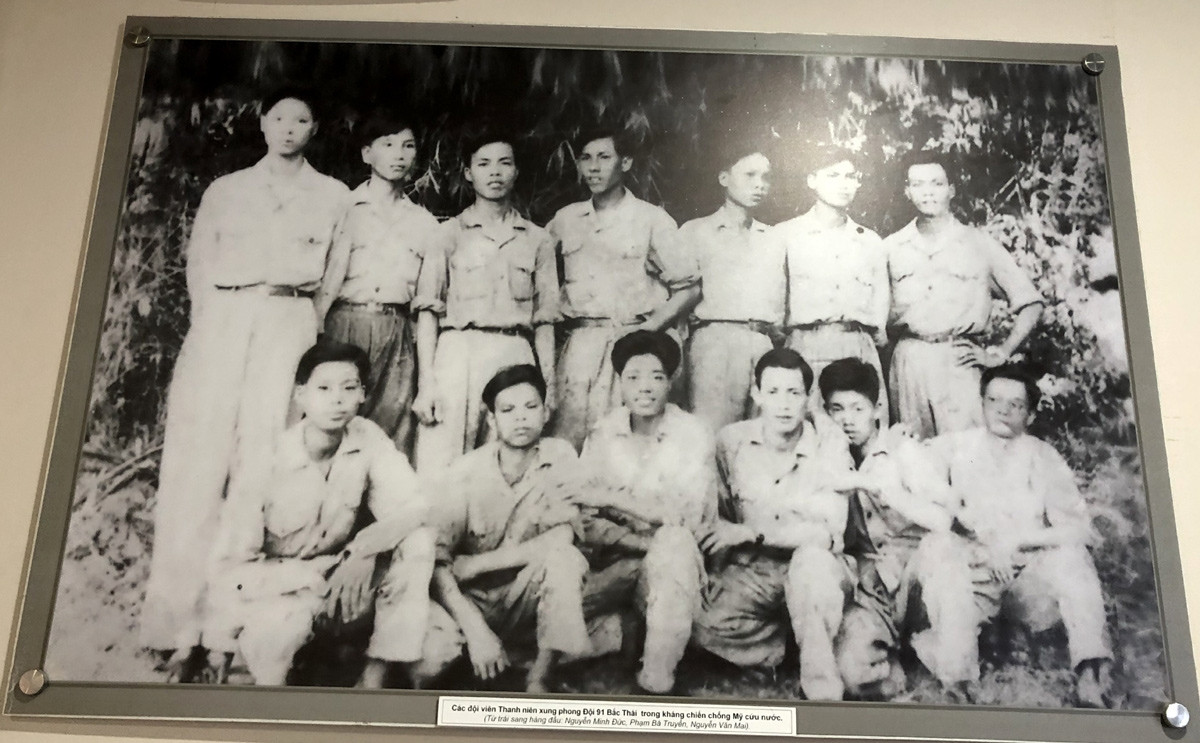 Ảnh tư liệu: Các đội viên TNXP Đội 91 Bắc Thái trong kháng chiến chống Mỹ cứu nước.