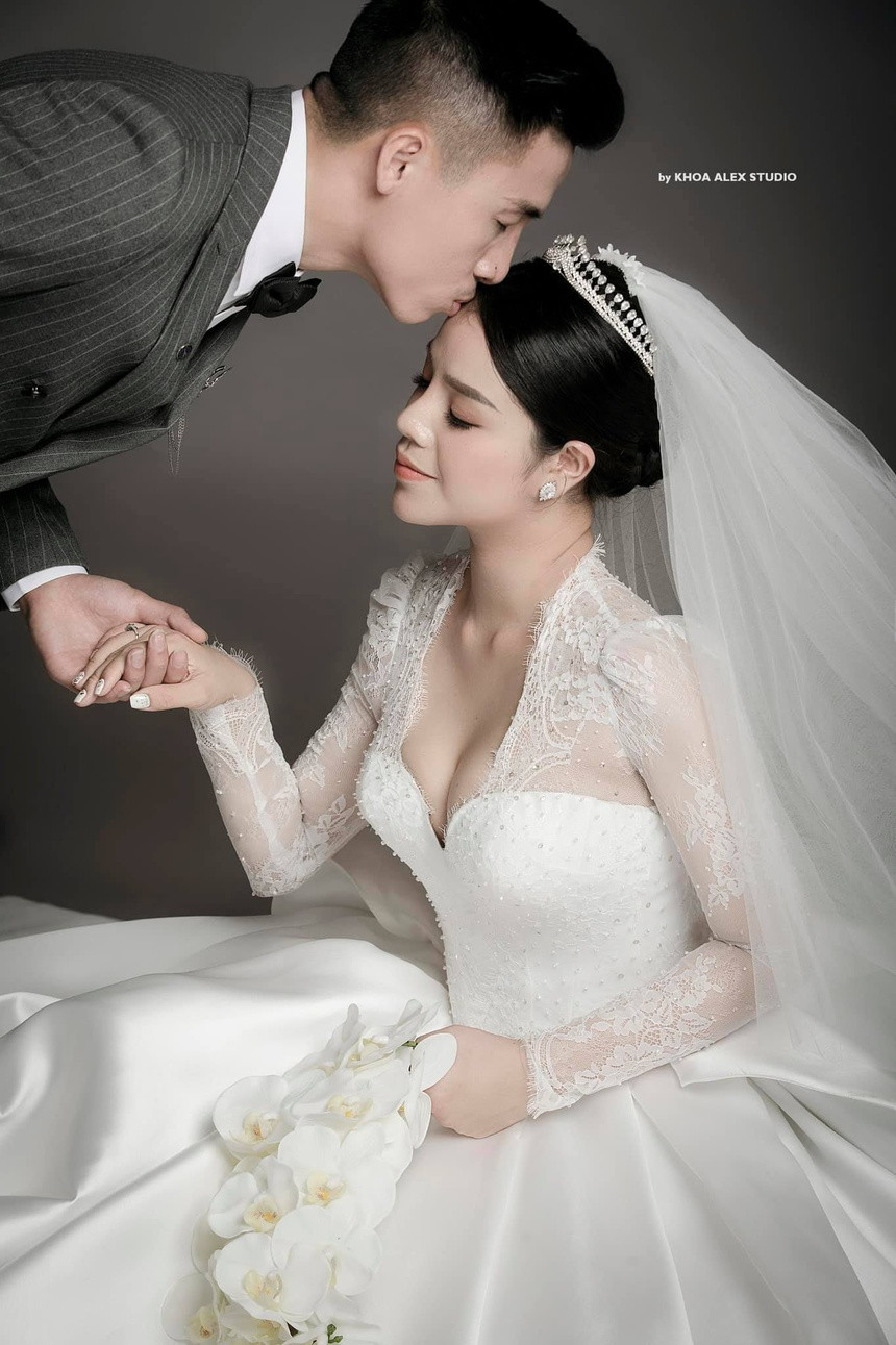 Bùi Tiến Dũng khoe ảnh cưới bên cô dâu Khánh Linh xinh đẹp - 3