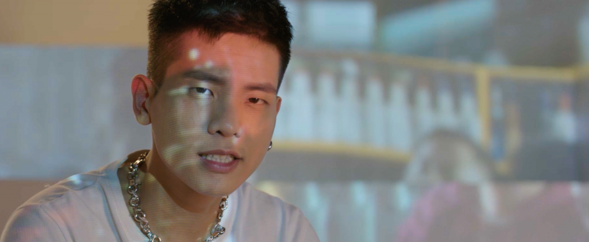 Quân AP trong MV mới.
