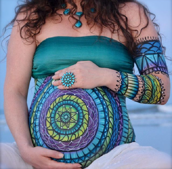 Mê mẩn loạt tranh vẽ trên bụng bầu của những người mẹ sắp sinh - 8